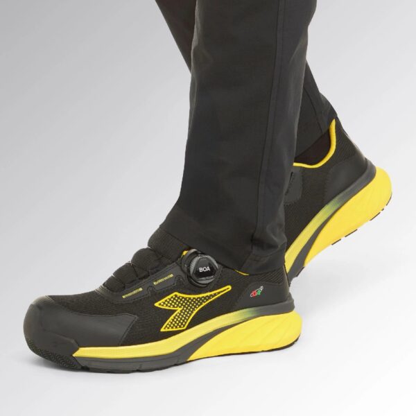 Calzado de seguridad Diadora Vortex Da2 Boa Low S3S SC SR HRO ESD Negro y Amarillo